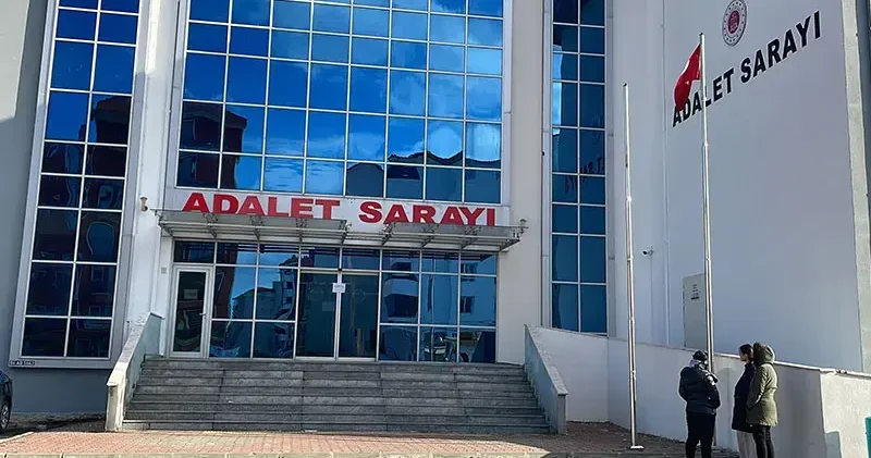 Yurt dışına kaçmak isterken yakalanan 4 FETÖ şüphelisi ile 1 organizatör tutuklandı