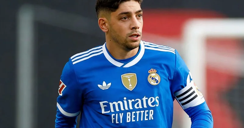Real Madrid de kafa travması geçiren Valverde nin sahalardan uzak kalacağı süre belli oldu