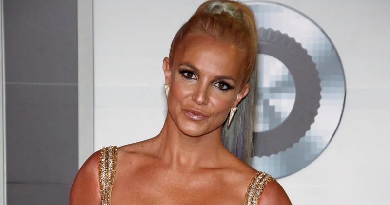Dikkatsiz araç kullanma suçunu kabul eden Britney Spears rehabilitasyondan iyileşerek çıktı