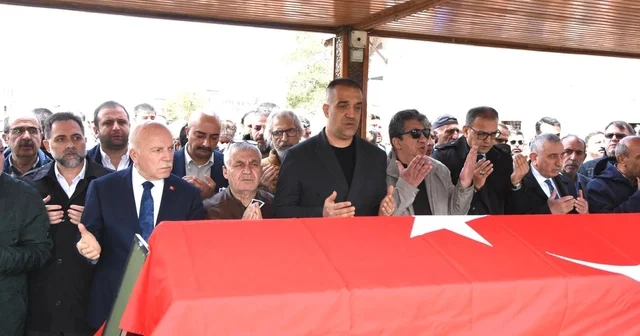Faruk Terzioğlu, son yolculuğuna dualarla uğurlandı Erzurum Barosu dönem Başkanı Avukat Faruk Terzioğlu için Baro Başkanlığı önünde tören düzenlendi Erzurum Haberleri