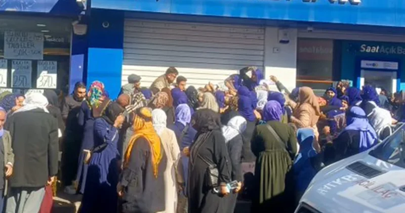 Vatandaş, kuyrukta, isyanda, aç Sözcü Gazetesi