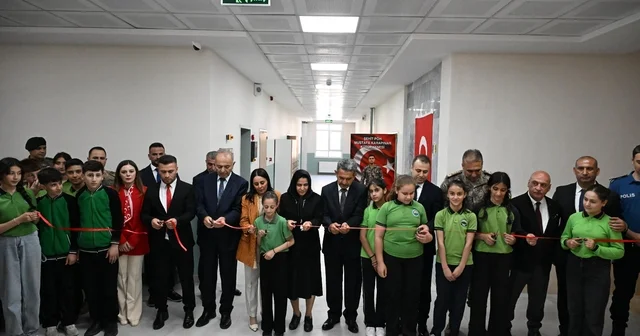 Vali Ekici: Bu topraklar için can vermeye hazır bir milletiz Şehit PÖH Mustafa Karapınar ın adı kütüphanede yaşayacak Şırnak Haberleri