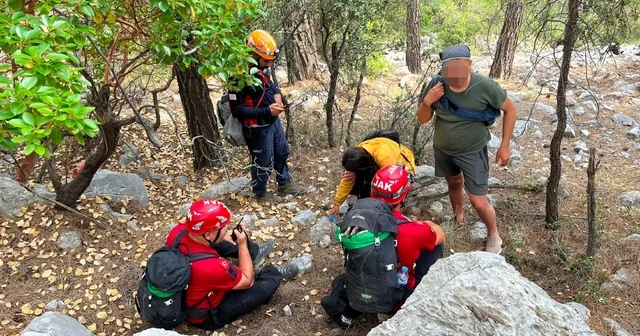 Cep telefonundan gönderdikleri SOS mesajı ile kurtarıldılar Kral Havuzu nda kaybolan 2 kişi, JAK ve AFAD ekipleri tarafından 10 saat süren film gibi operasyonla kurtarıldı Antalya Haberleri