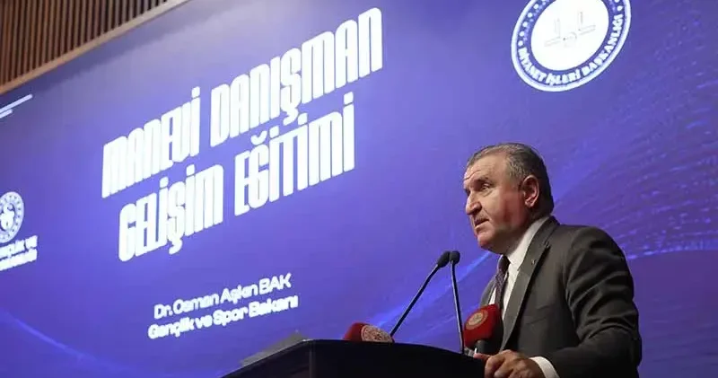 Bakan Bak: Gençlerimizin manevi gıdalarını sağlıyoruz
