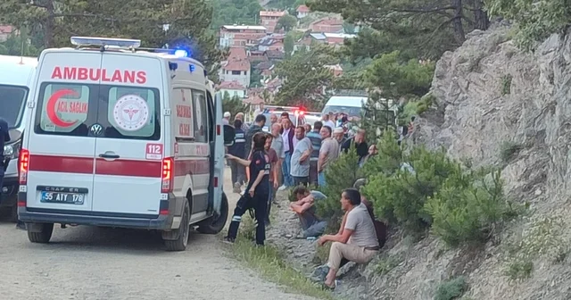 Samsun da traktör uçuruma yuvarlandı: 1 ölü, 1 yaralı Samsun Haberleri