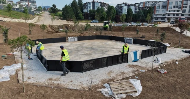 Yeşilyurt Millet Bahçesi nde çocuk oyun alanlarının kurulumu başladı Kocaeli Haberleri
