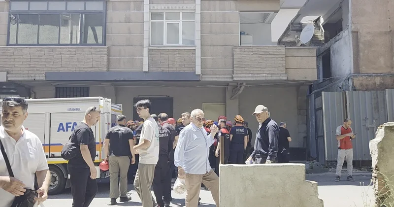 Küçükçekmece de binada kısmi çökme! 3 işçi yaralandı