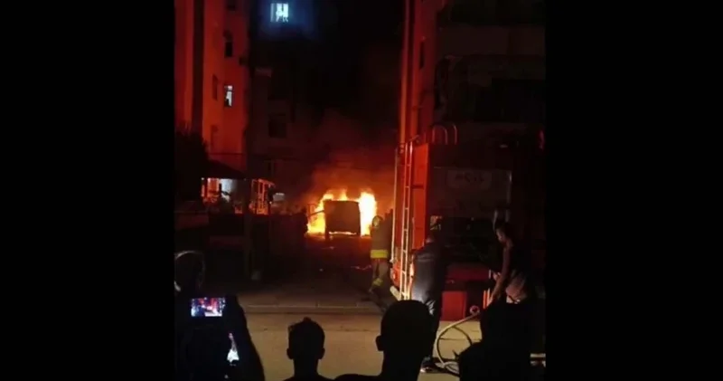 Hatay’da gece yarısı alevler yükseldi: Otomobil küle döndü Hatay Haberleri