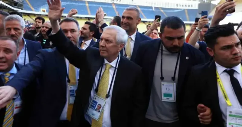 2 eski futbolcudan Aziz Yıldırım a göreve hazırız mesajı! Aykut Kocaman ismi ön planda