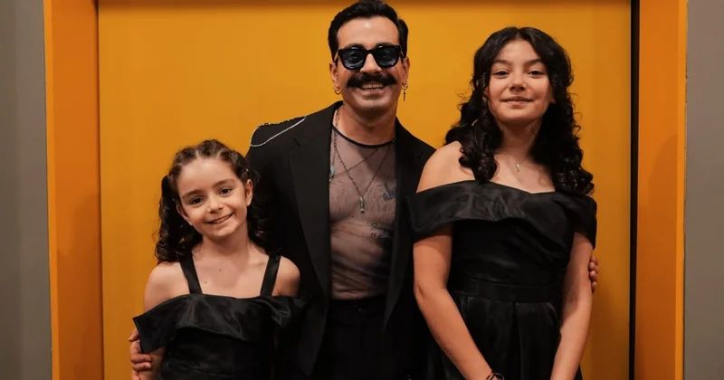 Gökhan Türkmen den duygulandıran performans: Kızlarıyla birlikte sahne aldı Sözcü Gazetesi