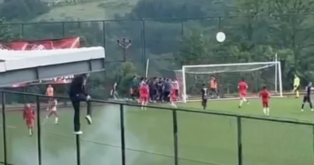 Amatör kümede şampiyonluk maçı boks ringine döndü: Futbolcular tekme tokat birbirine girdi VİDEO İZLE