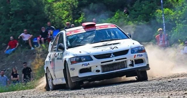 Osmangazi de 50. Yeşil Bursa Rallisi nefes kesti Osmangazi nin gururu Kübra Denizci Keskin evinde podyuma çıktı Bursa Haberleri