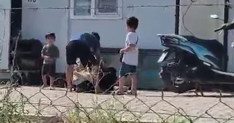 Hatay’da dehşet görüntü! Çocuklarının gözü önünde karısına bıçakla saldırdı