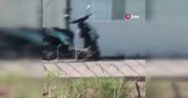 Cani koca eşini çocuklarını gözü önünde bıçakla yere yatırıp dövdü