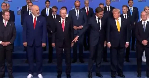 NATO Genel Sekreteri Rutte, Edi Rama nın çok konuşulan tarzını Trump a böyle gösterdi