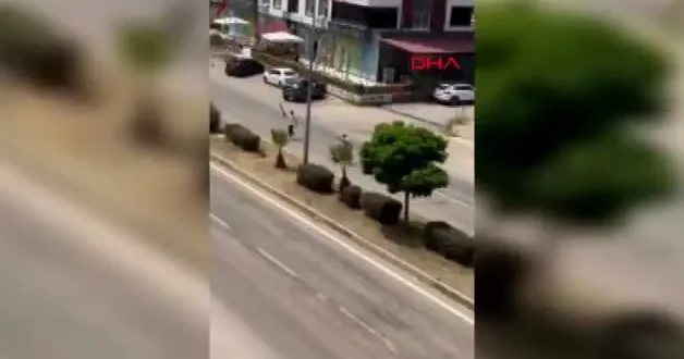 Adliyenin önü savaş alanına dönmüştü: Silahlı kavganın görüntüleri ortaya çıktı!