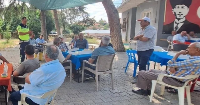 Uşak ta çiftçilere traktör kazalarına karşı bilgilendirme semineri Uşak Haberleri Habertürk Yerel Haberler
