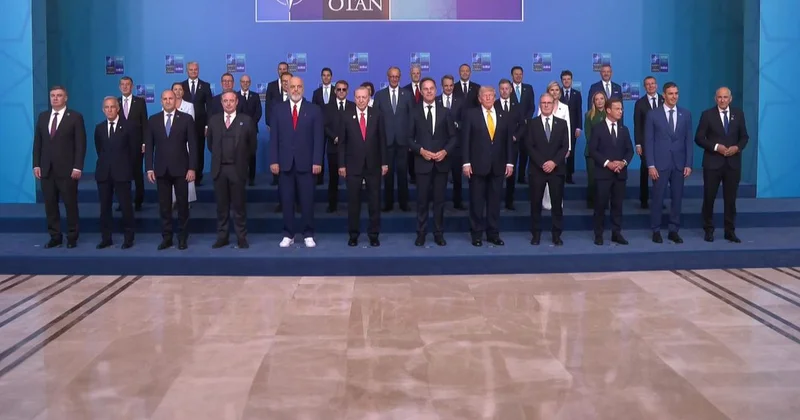 NATO Zirvesi nde liderlerden aile fotoğrafı