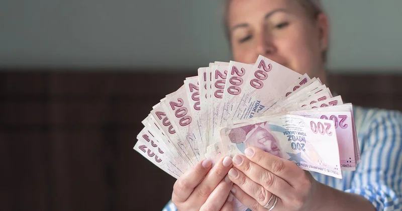 Emeklilerin merakla bekliyordu! İşte zamlı maaşların ödeneceği takvim