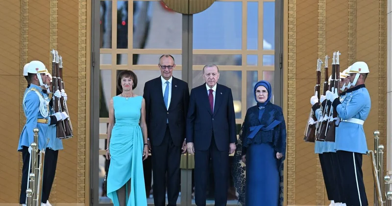 Merz den Türkçe teşekkür paylaşımı Dış Haberler