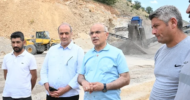 Büyükşehir mobil konkasörlerle hem üretiyor hem hızlı hizmet veriyor Malatya Haberleri Habertürk Yerel Haberler