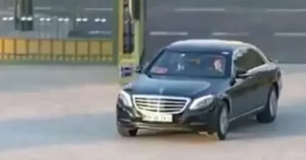 38 yaşındaki İzlanda Başbakanı Frostadottir hayran kaldı! Bakışları sosyal medyada gündem oldu