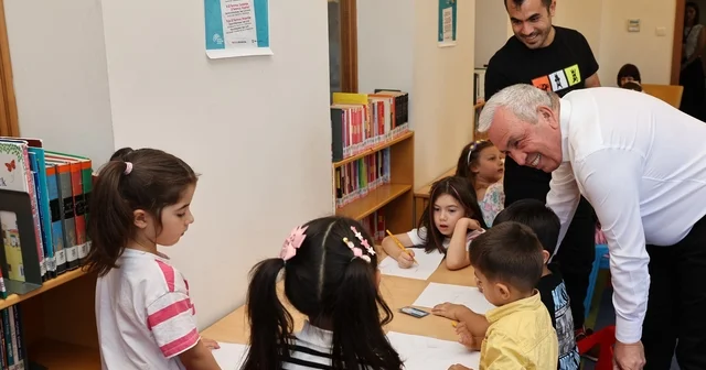 Başkan Şadi Özdemir, çocuklar ve ebeveynleri ile kütüphane buluştu Bursa Haberleri Habertürk Yerel Haberler