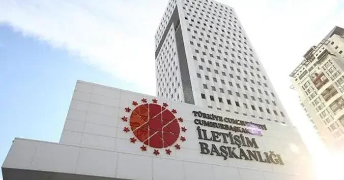 İletişim Başkanlığı: Cumhurbaşkanı Erdoğan, Türkiye ile Fransa’nın karşılıklı ticaret hedeflerini yükseltmesinin vakti geldiğini ifade etti