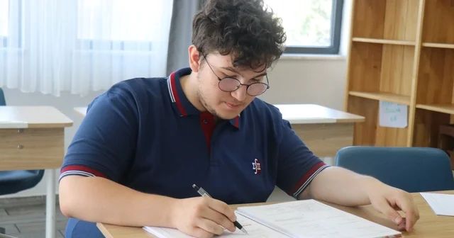 AYT deki türev sorusu mahkemelik oldu: Mağdur öğrenci hukuki süreci anlattı Benim için hayal kırıklığı oldu Soru iptal edilirse kimse hak kaybına uğramayacak Sakarya Haberleri Habertürk Yerel Haberler