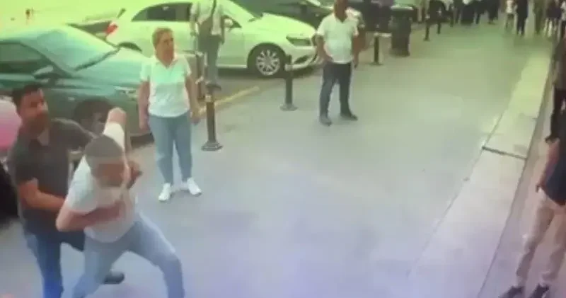 Otogara babasını almaya gelen taksici ile duraktaki şoförler arasında bıçaklı kavga: 2 yaralı