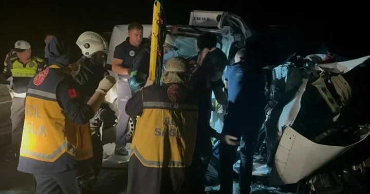 Tekirdağ da feci kaza! TIR dan ayrılan dorse zincirleme kazaya sebep oldu: 3 kişi hayatını kaybetti