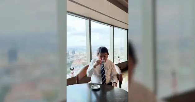 Japonya Dışişleri Bakanı nın Türk kahvesi keyfi kamerada