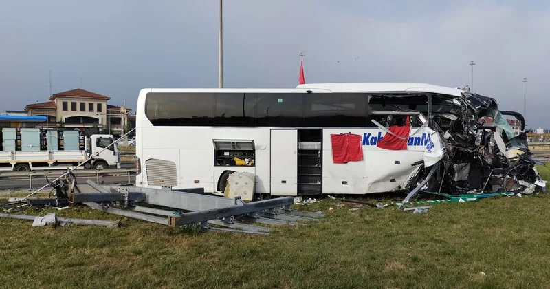 Otoyol kazasında 4’ü ağır 13 yaralı