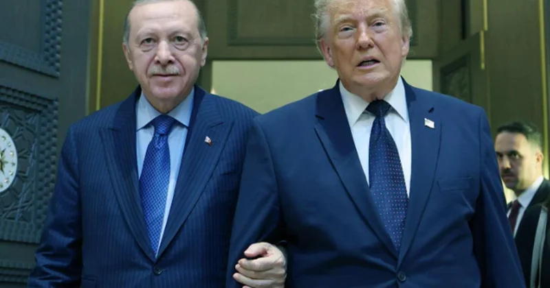 Külliyenin listesinde Ahmet Kaya da yer aldı! Trump karşılandığı sırada Kum Gibi çalındı