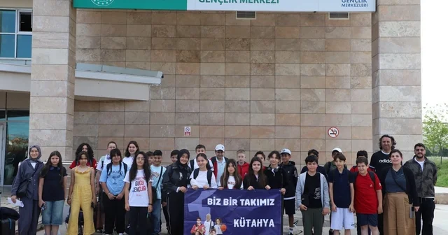 Kütahyalı gençler Biz Bir Takımız projesi kapsamında Kırklareli ne uğurlandı Kütahya Haberleri Habertürk Yerel Haberler