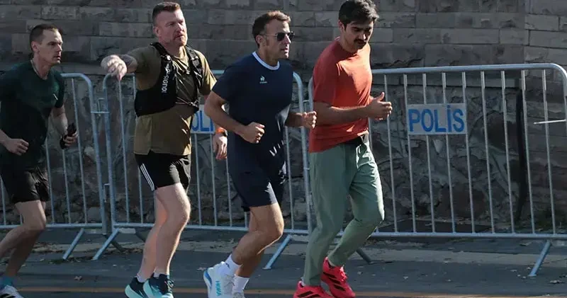 Fransa Cumhurbaşkanı Macron, Seğmenler Parkı nda koştu