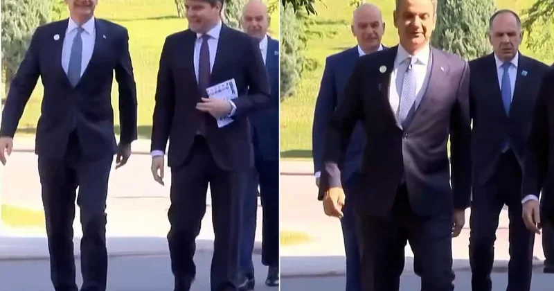 Miçotakis in Ceddin Deden marşı sonrası yürüyüşü değişti