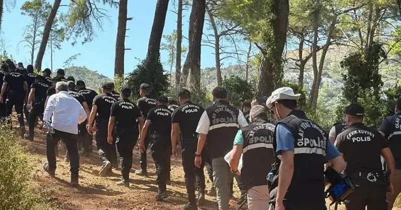 FETÖ cü B.K. silahların yerini göstermişti! Aramalarla her yer boş çıktı, sadece 2 kutu...