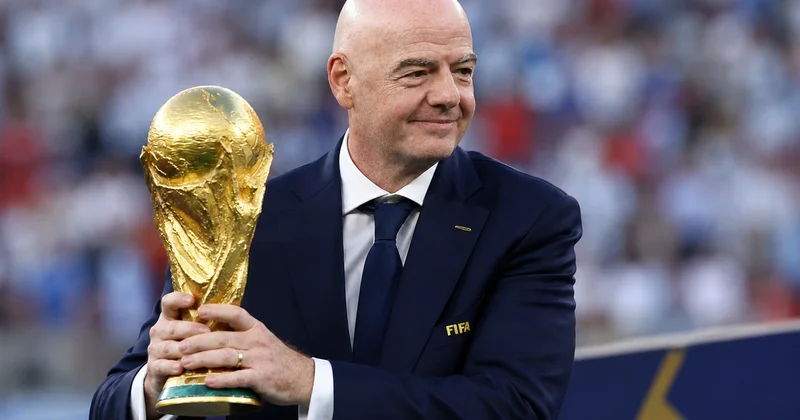 FIFA Başkanı Infantino nun başı bu kez fena dertte: Genç bir çalışanla ilişki kurduğu iddia ediliyor