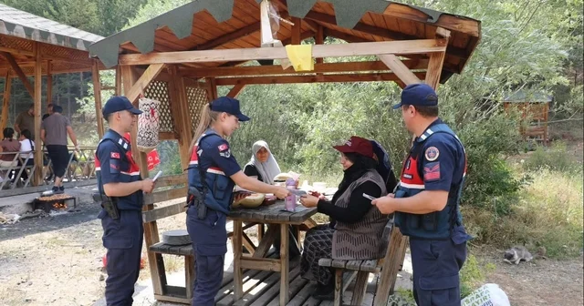 Jandarmadan Yakupabdal Tabiat Parkı nda orman yangını bilgilendirmesi Bayburt Haberleri Habertürk Yerel Haberler