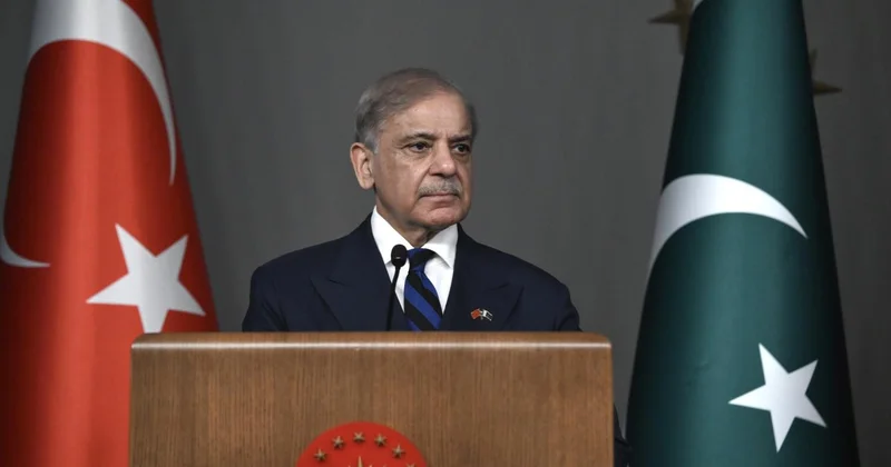 Pakistan Başbakanı Şerif, Mekke Ortak Savunma Anlaşması nı imzalamaktan onur duyduğunu belirtti