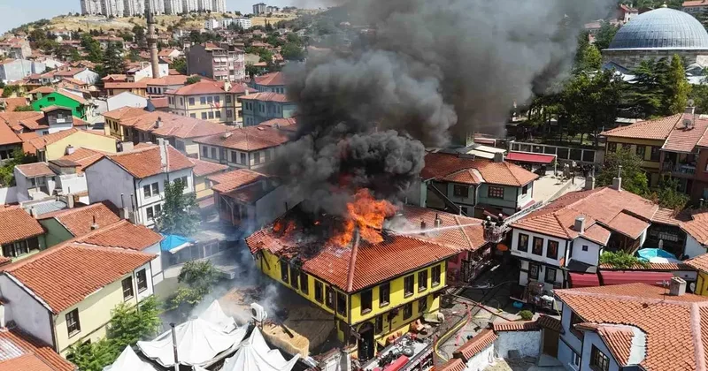 Tarihi Odunpazarı Evleri bölgesinde korkutan yangın: 2 kişi dumandan etkilendi