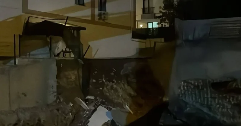 Çekmeköy’de istinat duvarı yıkıldı! 5 katlı bina boşaltıldı