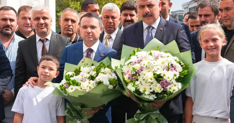 Bakan Çiftçi ve Bakan Güler Esenyurt ta esnaf ve vatandaşla bir araya geldi
