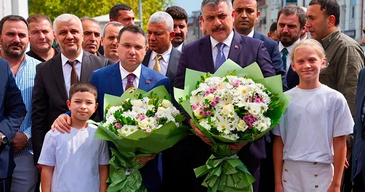 Bakan Gürlek ve Bakan Çiftçi den Esenyurt ta inceleme