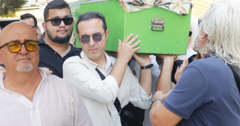 Birol Güven in annesi, son yolculuğuna uğurlandı