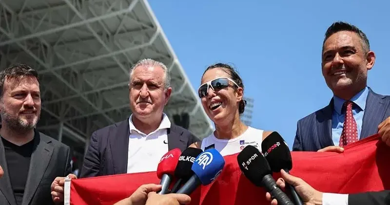 Osman Aşkın Bak: Türkiye sporun bütün dallarında finallere gitmeye başladı