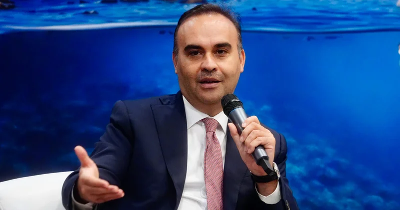 Bakan Kacır: Kutuplardaki bilim seferleri insanlığın ortak geleceğine ışık tutuyor