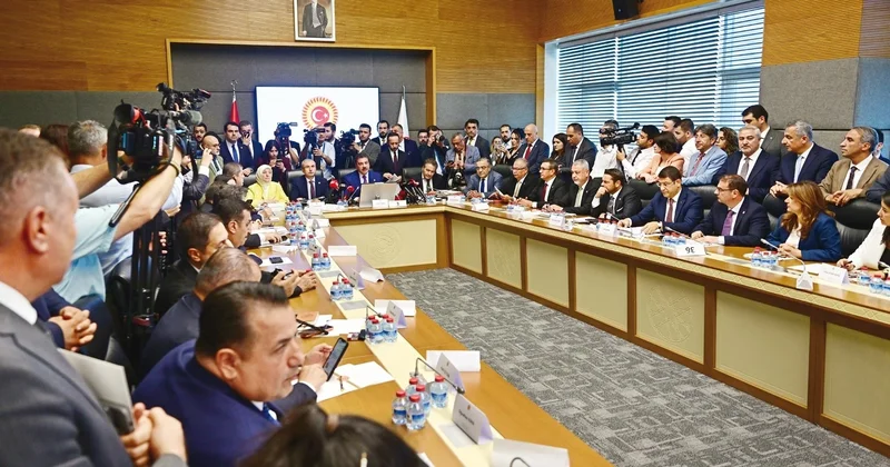 Tarihi yasada izdiham! Teklifteki imza sayısı 367’ye çıktı