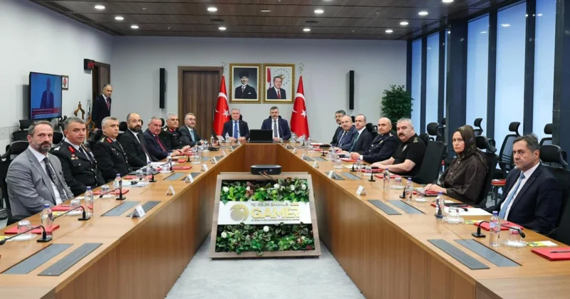 Bakanlar Çiftçi ve Bak valilerle Yurt Güvenliği toplantısına katıldı